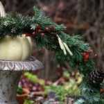 Wie man einen natürlichen Weihnachtskranz bastelt – Anleitung