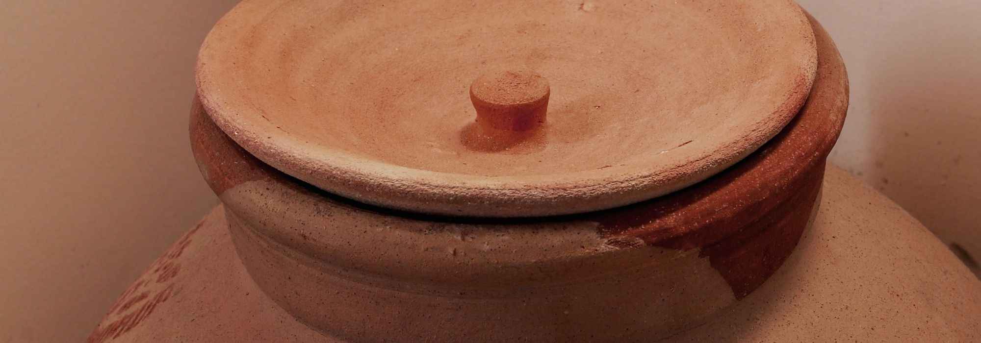 Ollas/Oyas: effiziente, sparsame Bewässerung
