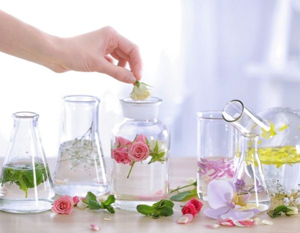 Lotion aus Blüten herstellen