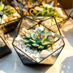 DIY: Mini-Terrarien mit Sukkulenten für Hochzeitsgäste?