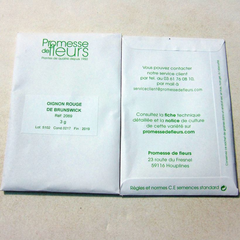 Beispiel eines Exemplars von Steckzwiebel Rouge foncé de Brunswick die Tüte mit 600 Samen ungefähr (3g) wie geliefert